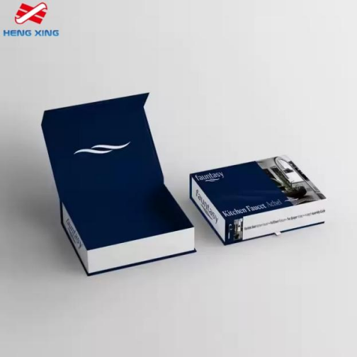 Värilliset lahjarasiat kansilla Värilliset lahjarasiat kansilla