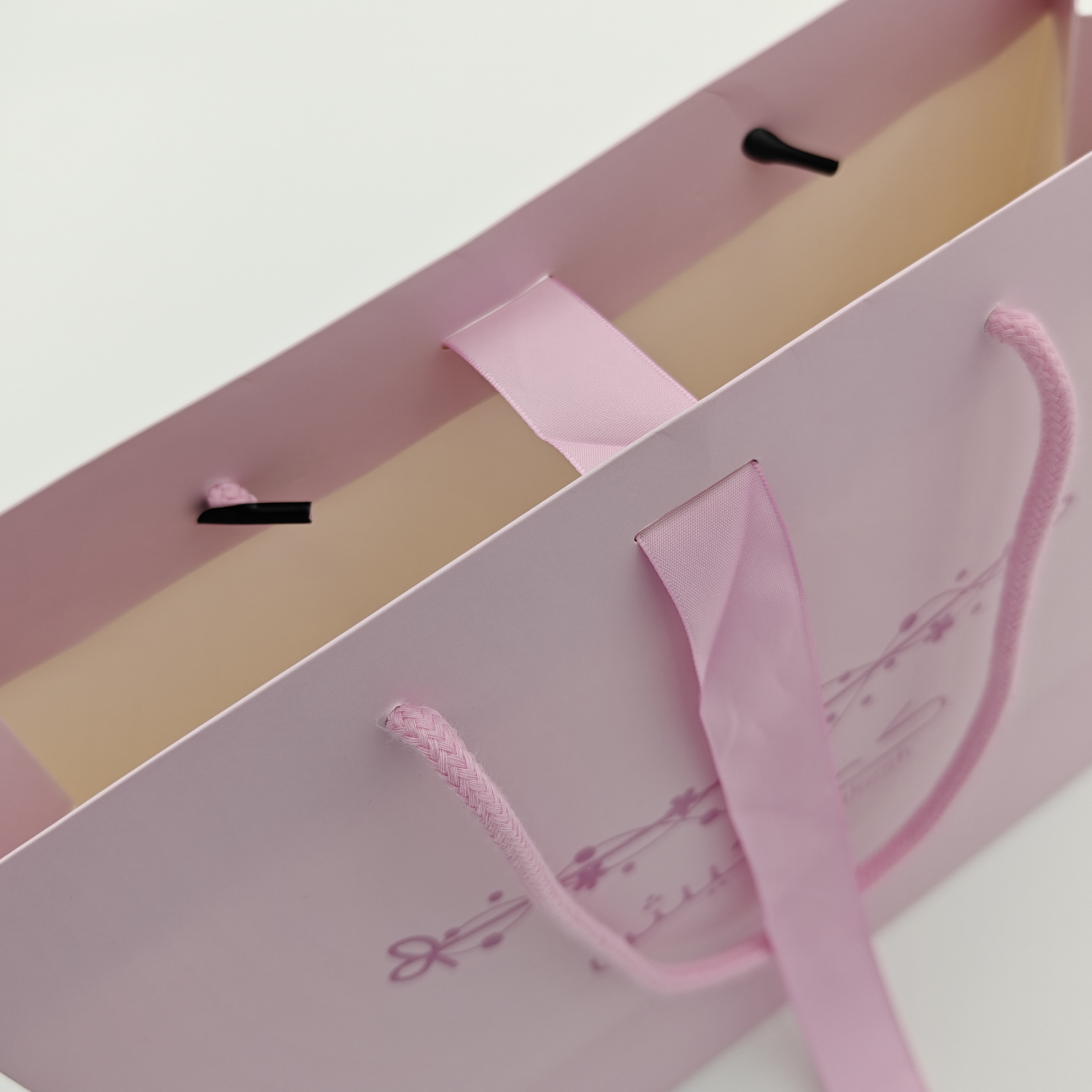 Ympäristöystävällinen lahjakassi