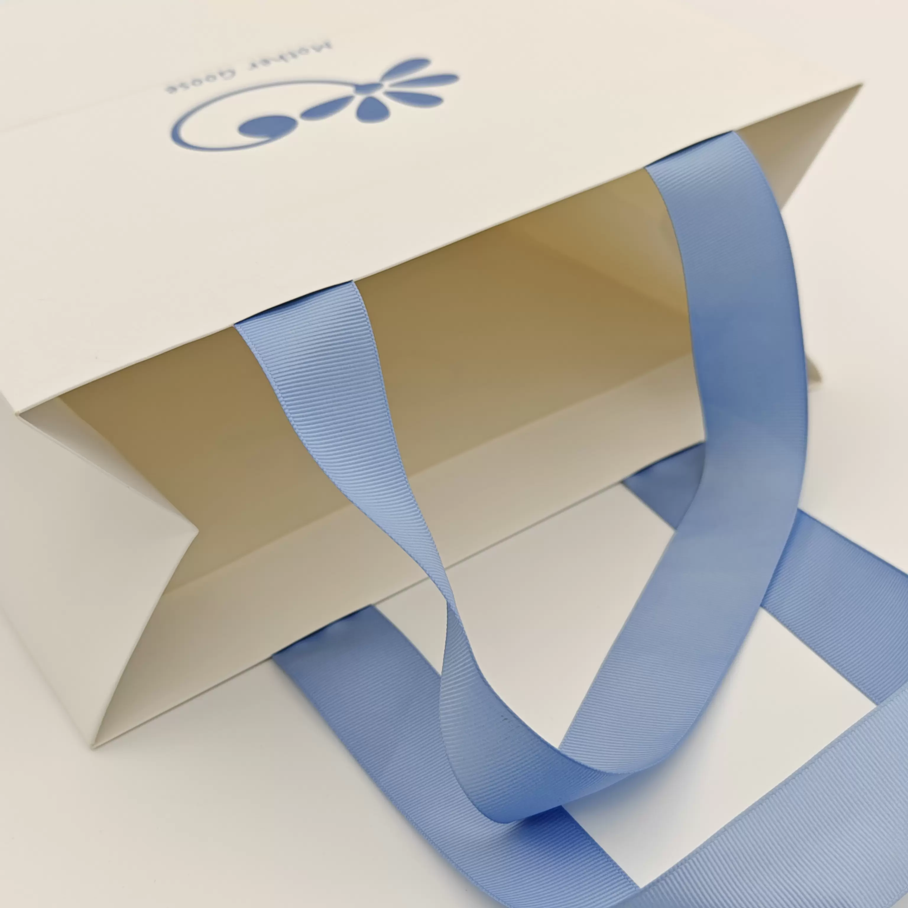 Ylelliset ympäristöystävälliset paperipussit